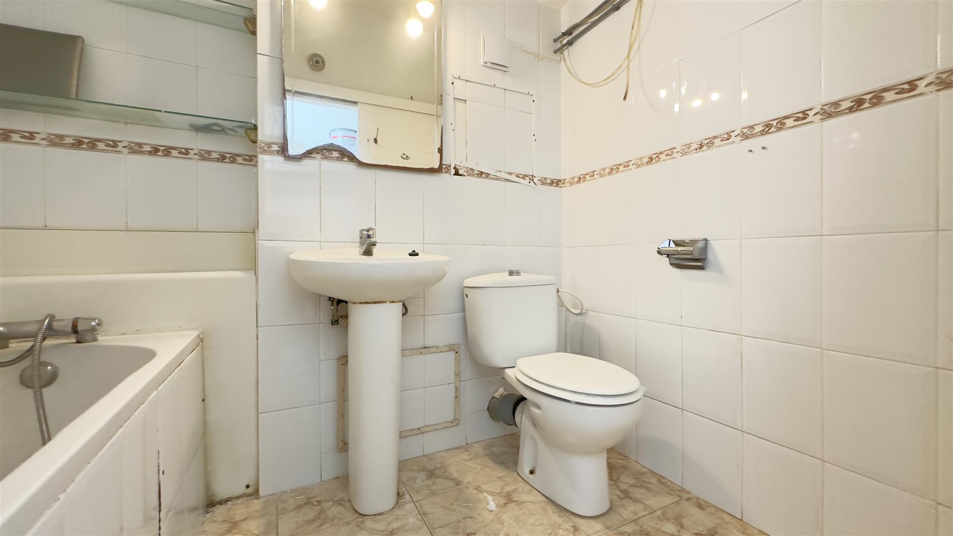 Image of Apartment - 2 Bedrooms - 2 Bathrooms for Rental in Ocean Heights-Gibraltar, Image 7